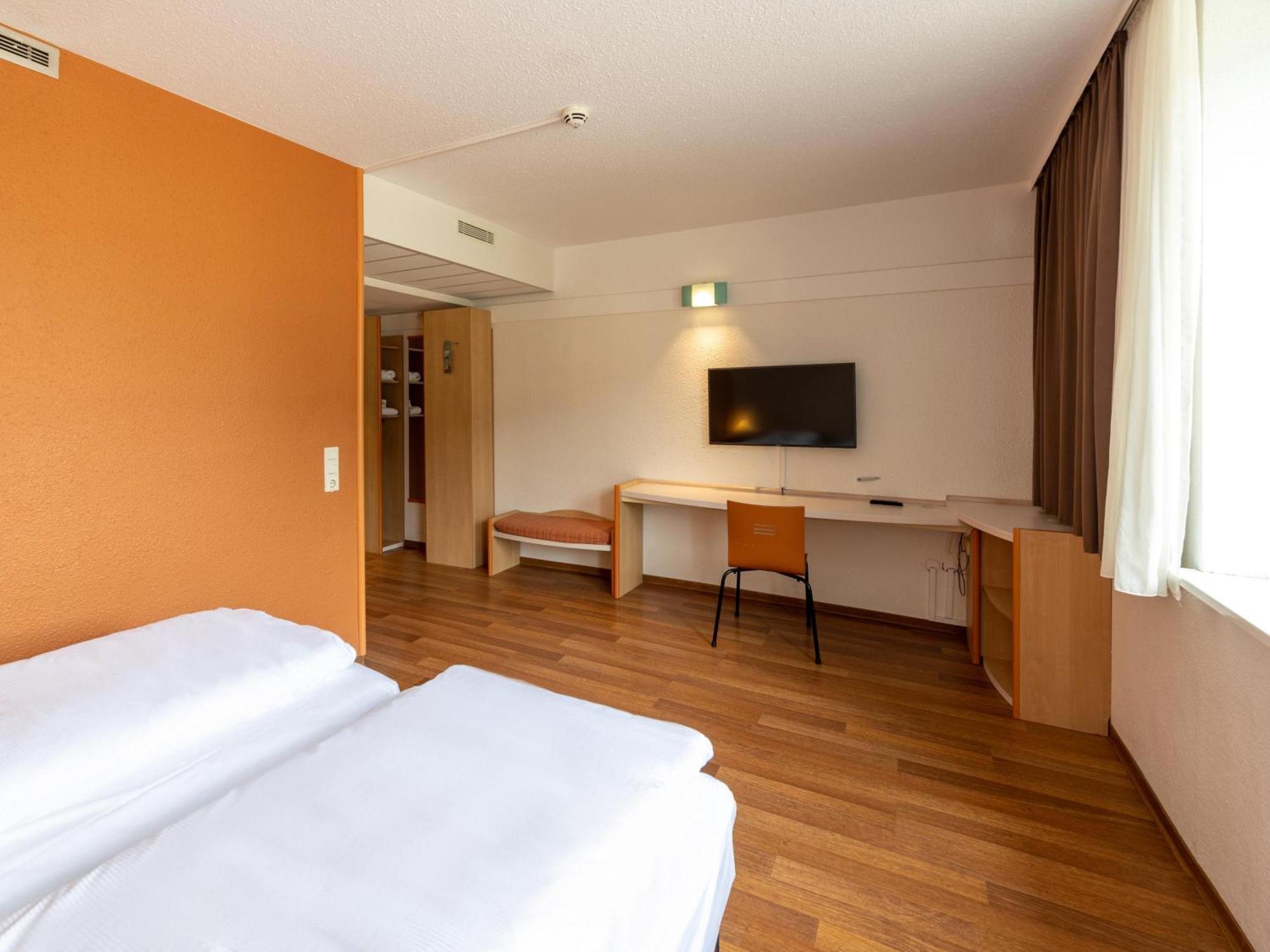 B&B Hotel Duisburg Hbf-Nord Exterior photo